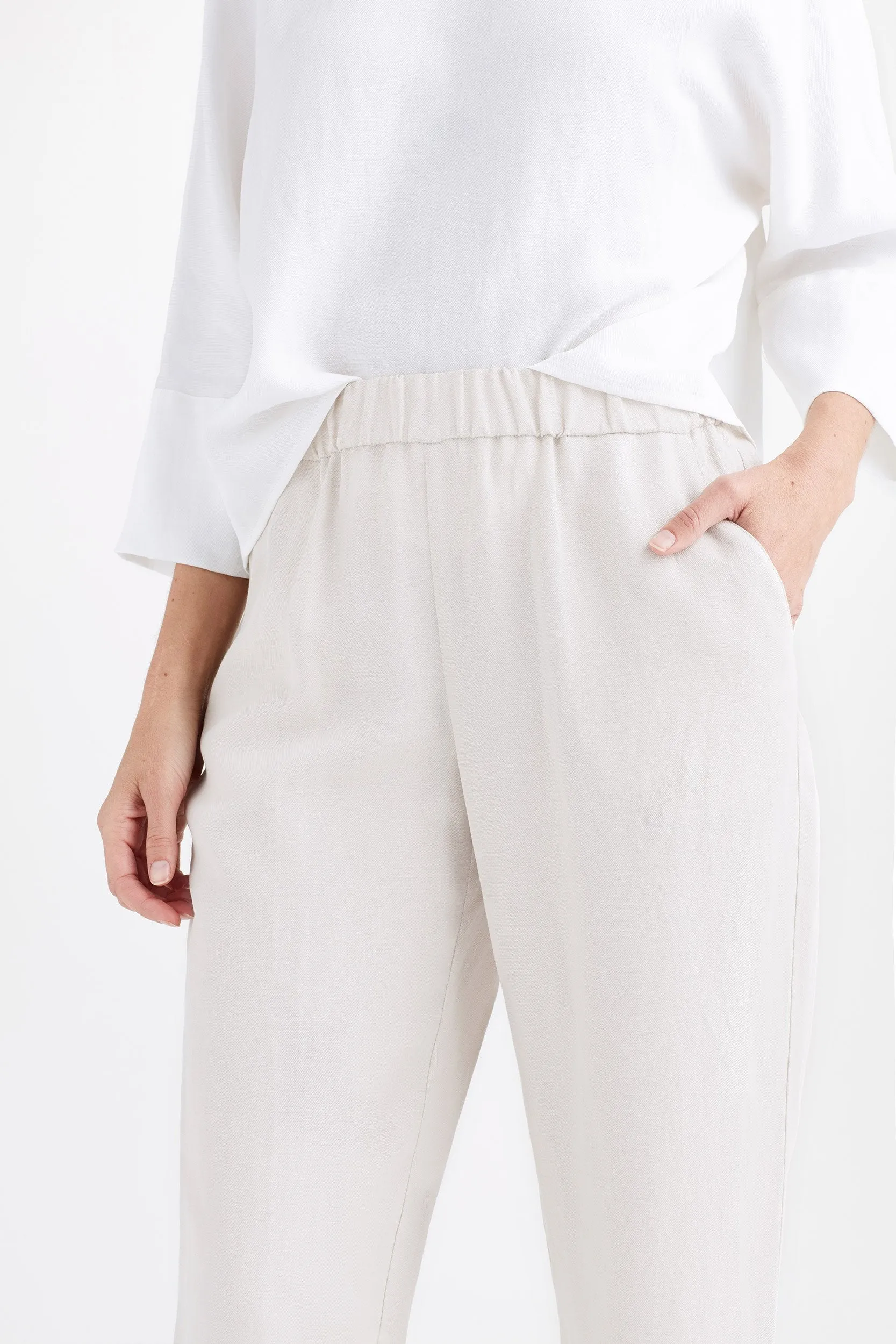 The Linen Tapered Pant